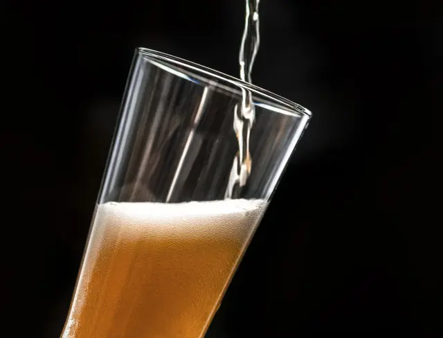 Drink beer after practicing sports is good for your health!