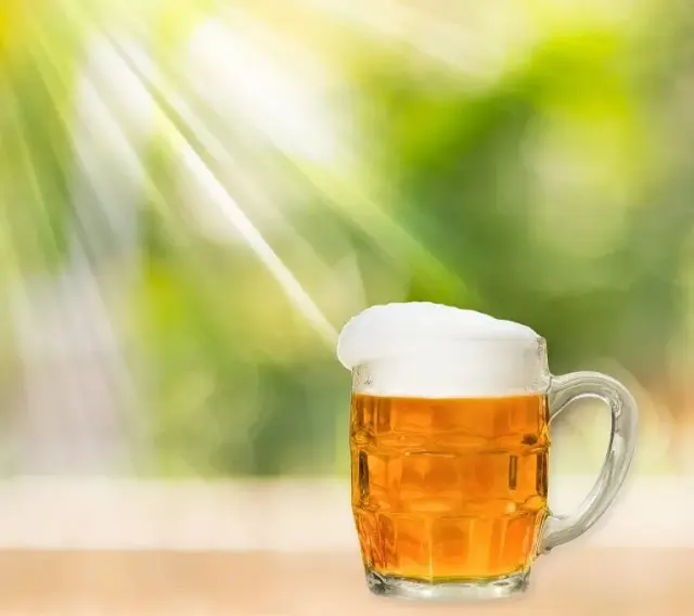 ¿Sabías que tomar una cerveza después de trabajar puede prolongar tu vida?
