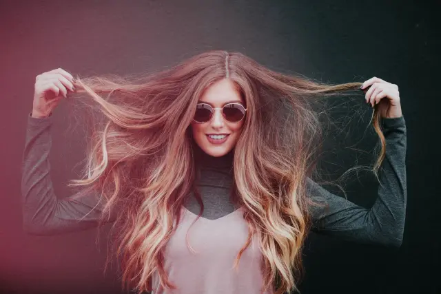 Luce un cabello bonito gracias al champú de cerveza