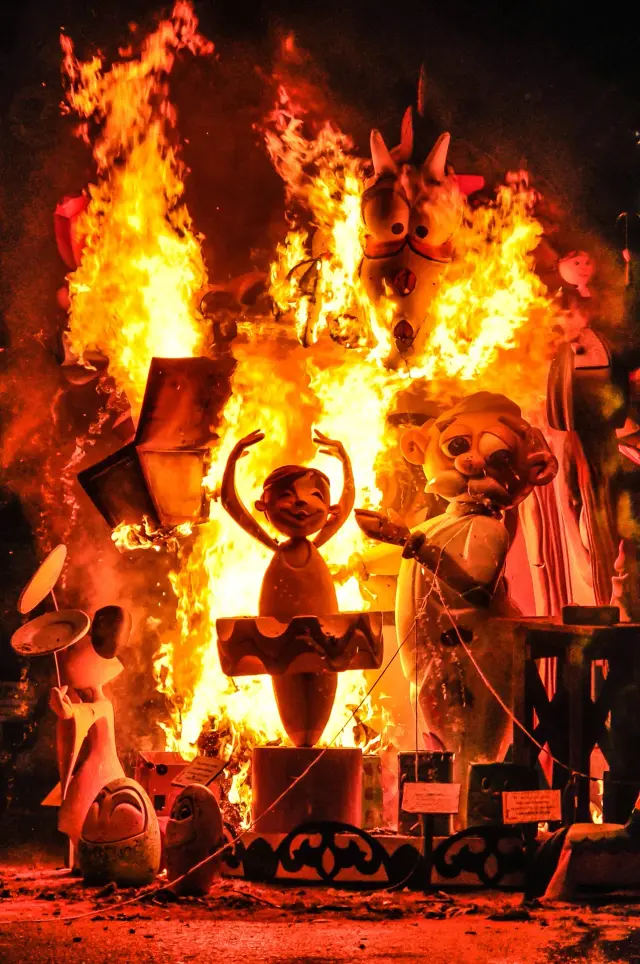 San Juan's bonfires in Alicante